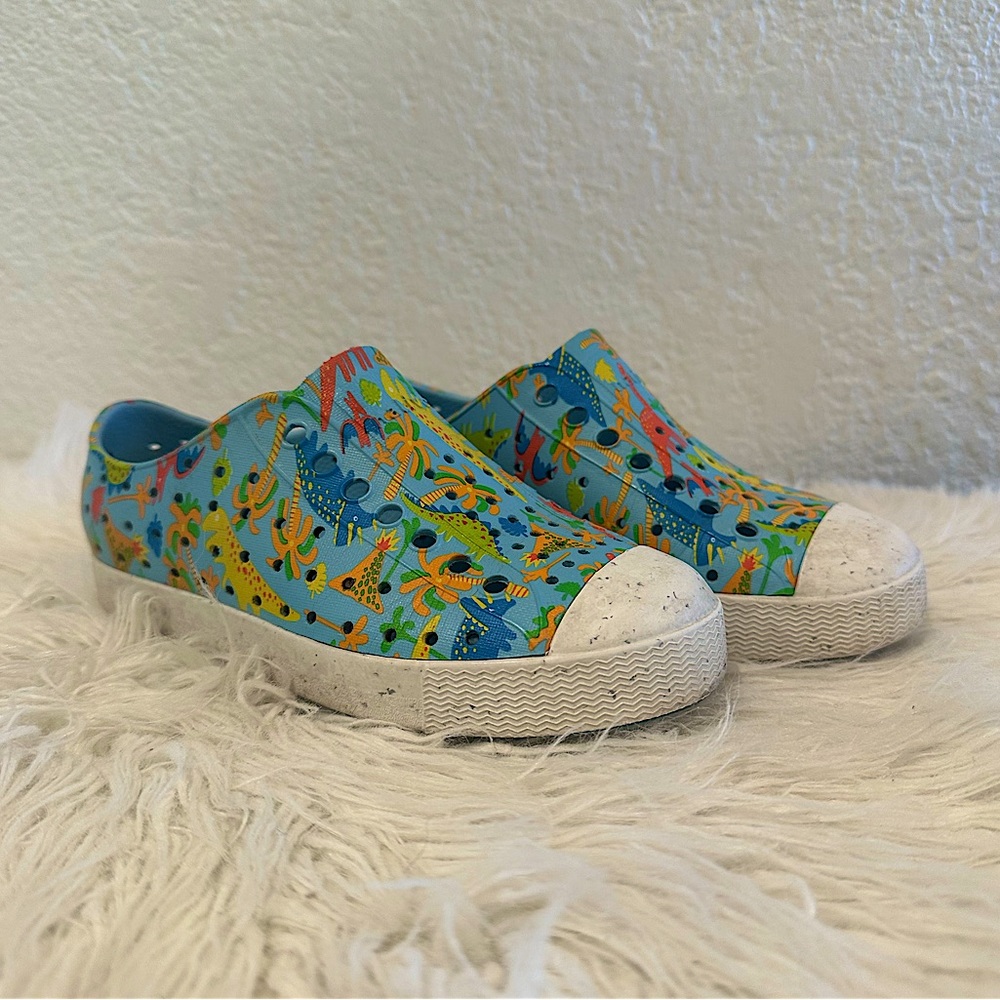 Native Jefferson Kids Size C11 Dinosaur Print Slip On Shoes Light Blue